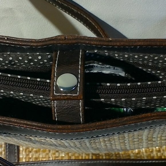 Kathy Ireland straw tote with brown leather trim - Picture 5 of 6